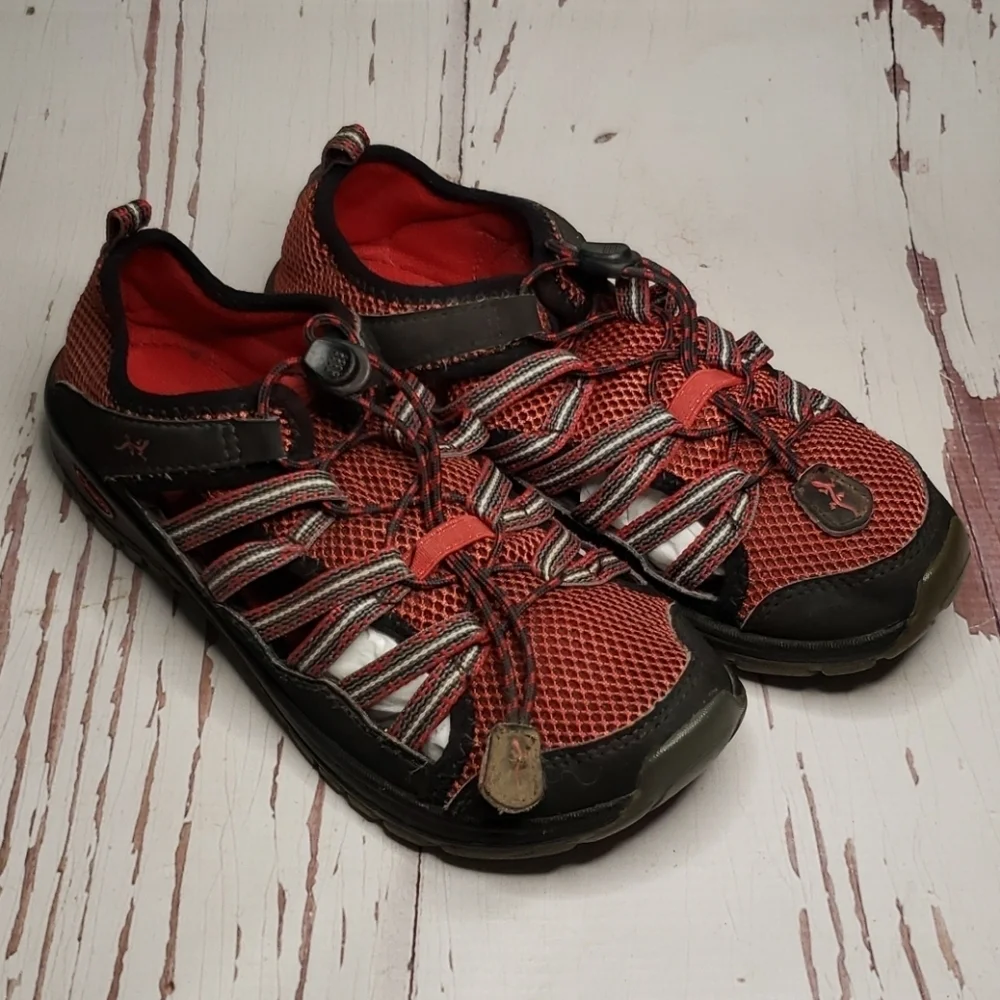 Chaco water shoes youth size 4